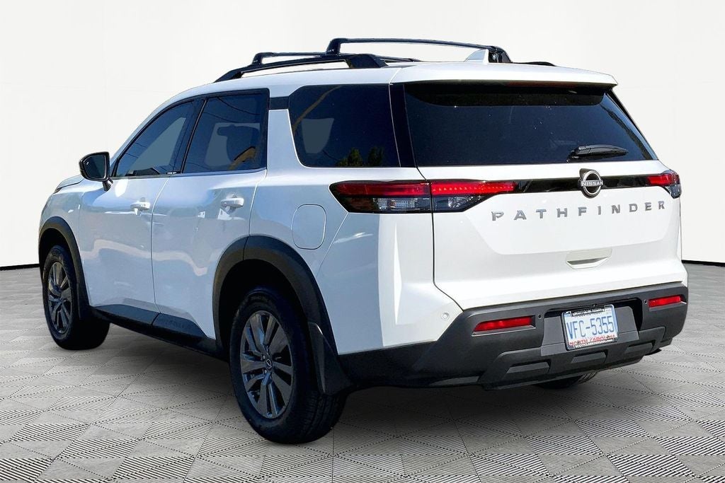 2025 Nissan Pathfinder SV