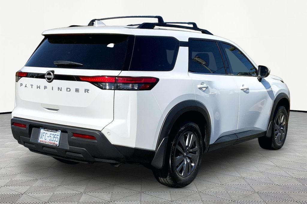2025 Nissan Pathfinder SV