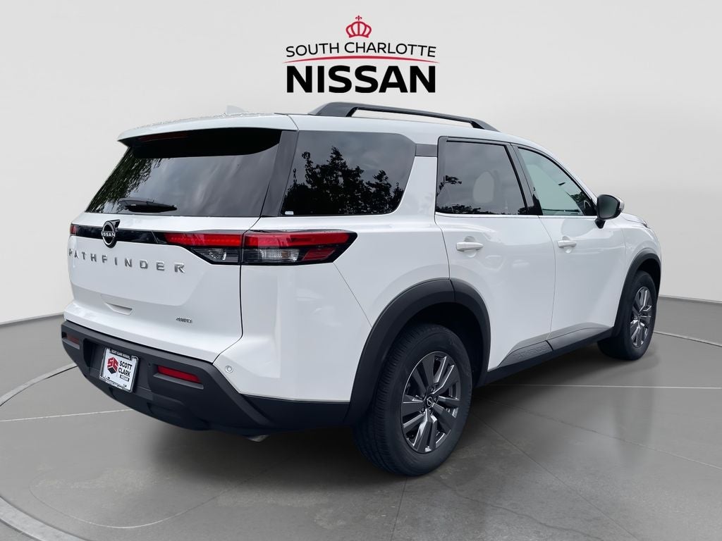 2025 Nissan Pathfinder SV