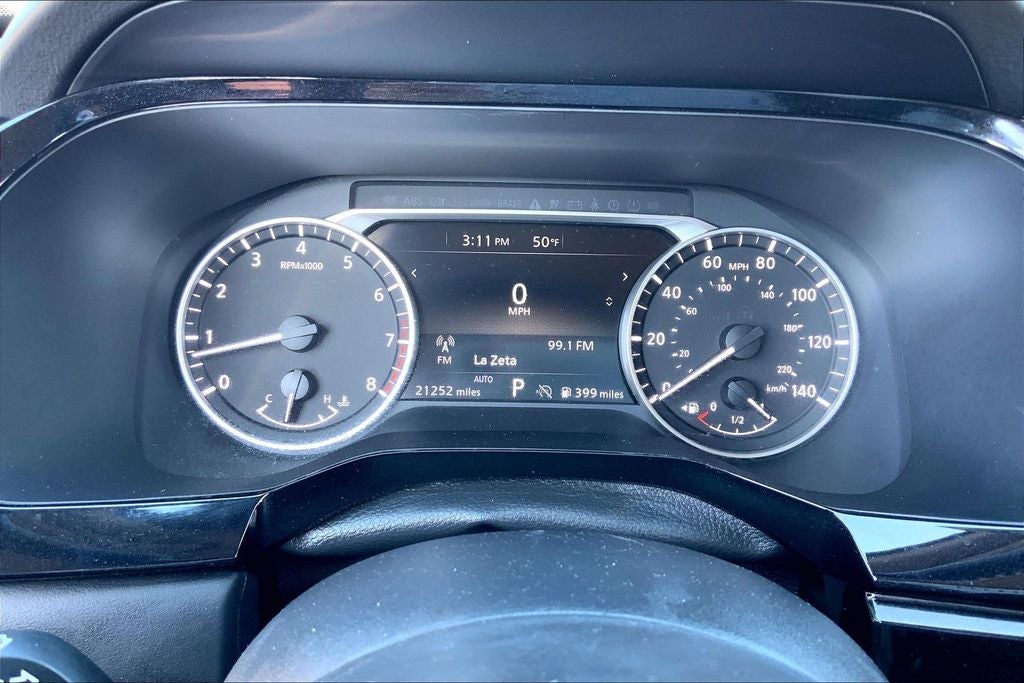 2025 Nissan Pathfinder SV