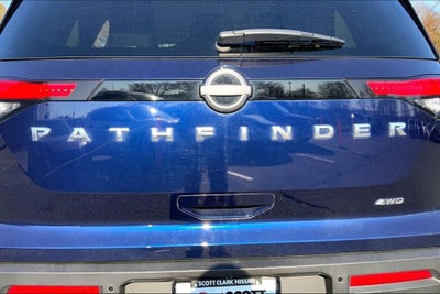 2025 Nissan Pathfinder SV