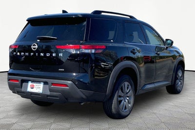 2025 Nissan Pathfinder SV