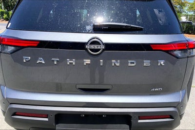 2025 Nissan Pathfinder SV