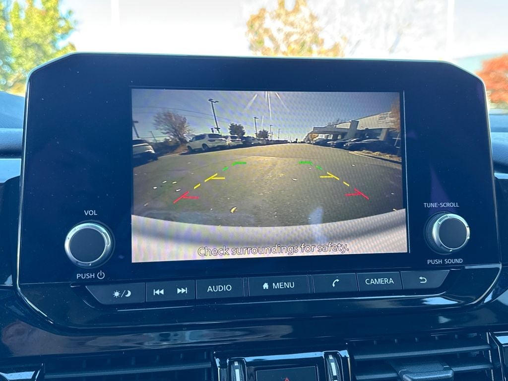 2024 Nissan Pathfinder SV