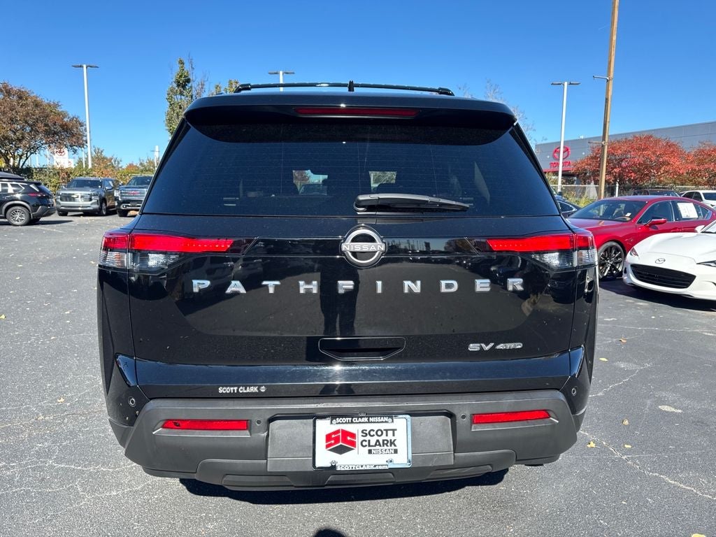 2024 Nissan Pathfinder SV