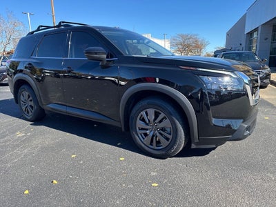 2024 Nissan Pathfinder SV