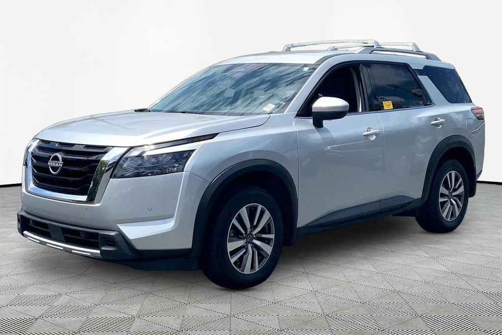 2025 Nissan Pathfinder SL
