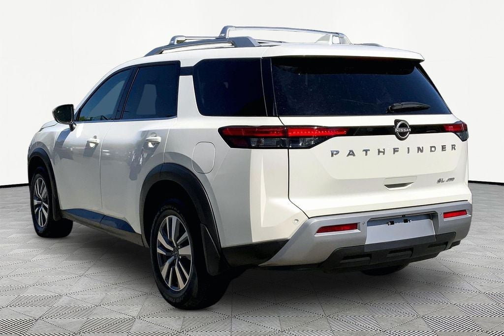 2023 Nissan Pathfinder SL
