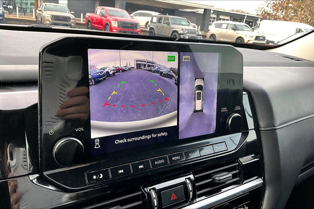 2022 Nissan Pathfinder SL