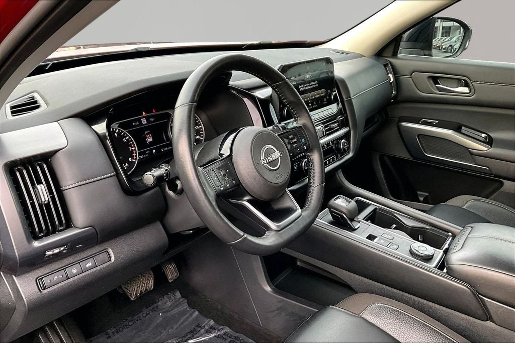 2022 Nissan Pathfinder SL