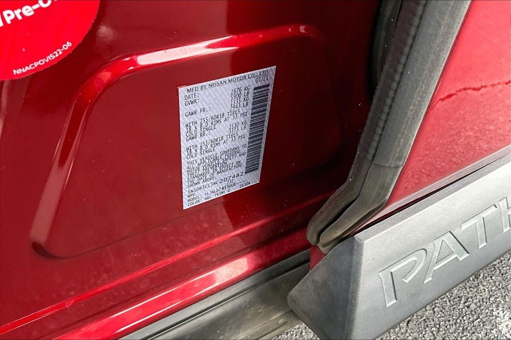 2022 Nissan Pathfinder SL