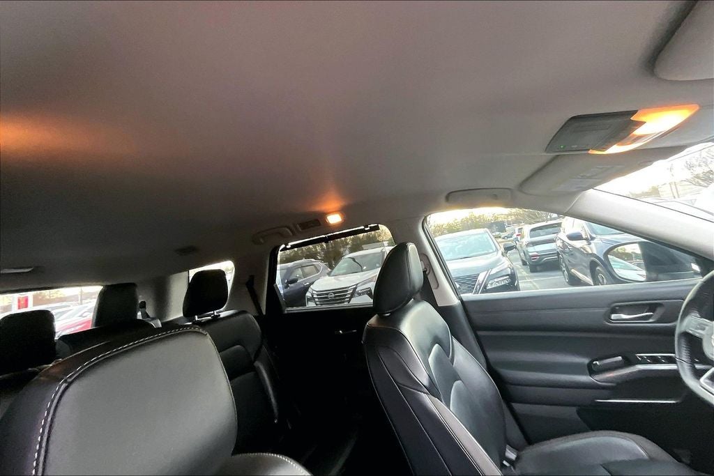 2022 Nissan Pathfinder SL