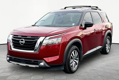 2022 Nissan Pathfinder SL