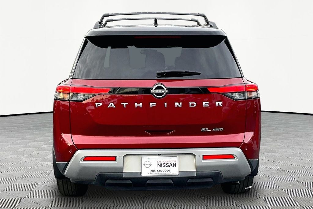 2022 Nissan Pathfinder SL