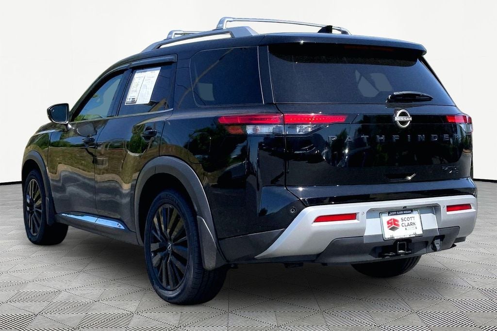 2023 Nissan Pathfinder Platinum