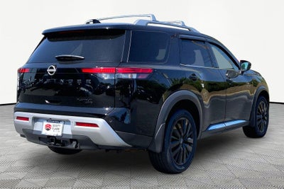 2023 Nissan Pathfinder Platinum