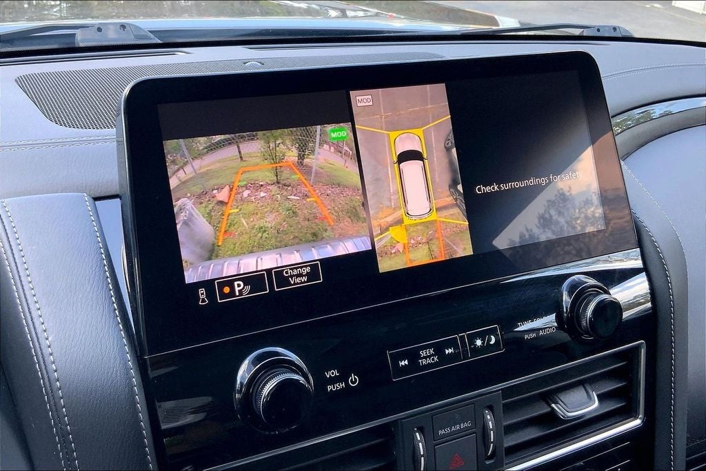 2024 INFINITI QX80 LUXE