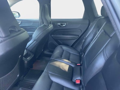 2023 Volvo XC60 Plus Dark Theme