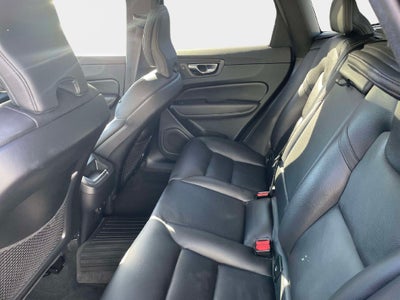 2023 Volvo XC60 Plus Dark Theme