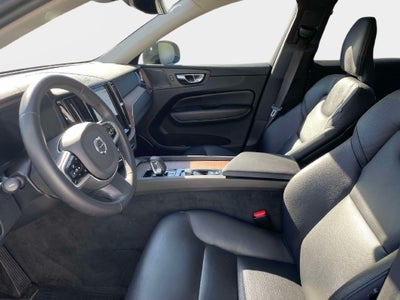 2023 Volvo XC60 Plus Dark Theme