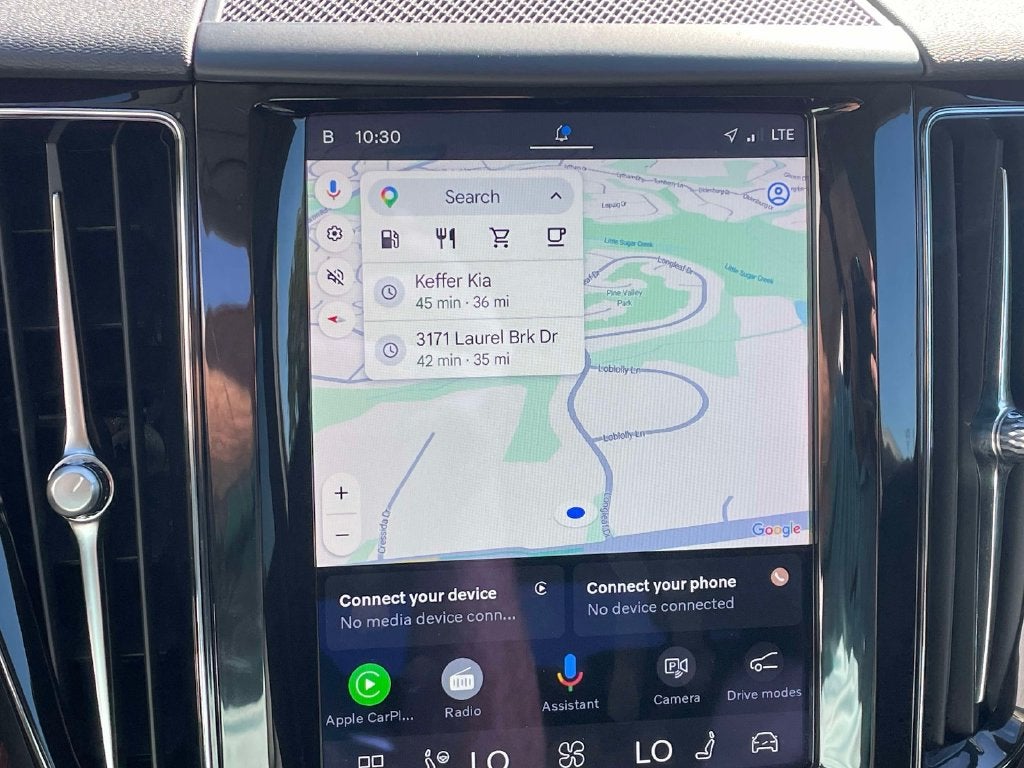 2023 Volvo XC60 Plus Dark Theme