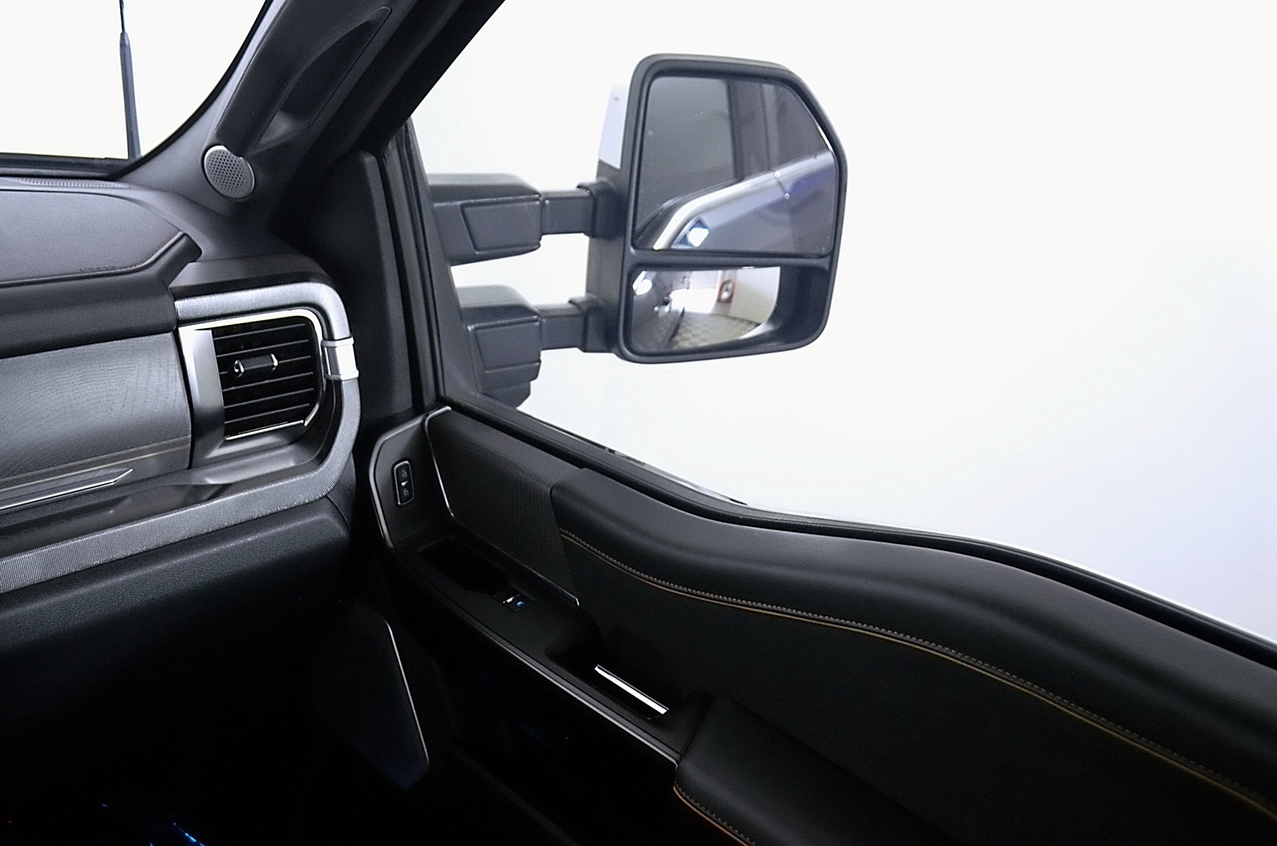 2023 Ford Super Duty F-250 SRW Platinum