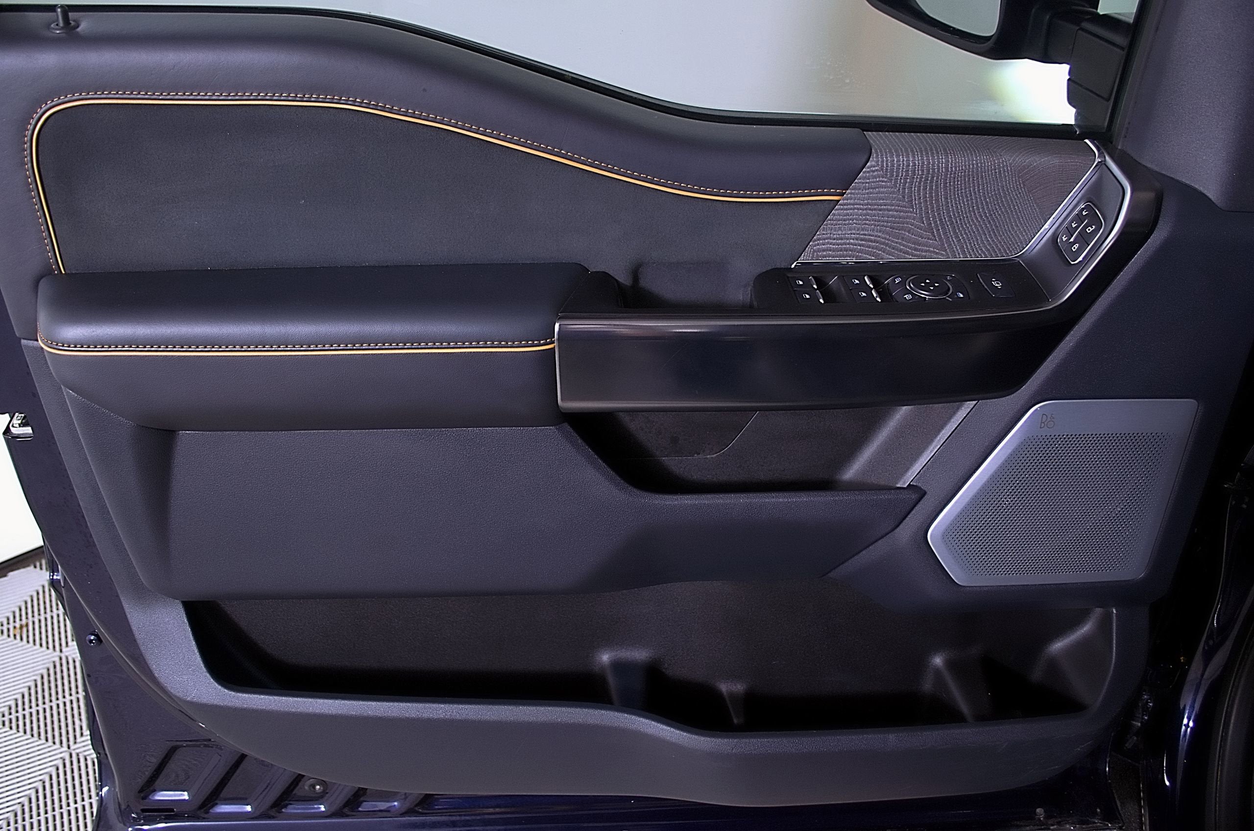 2023 Ford Super Duty F-350 SRW Platinum
