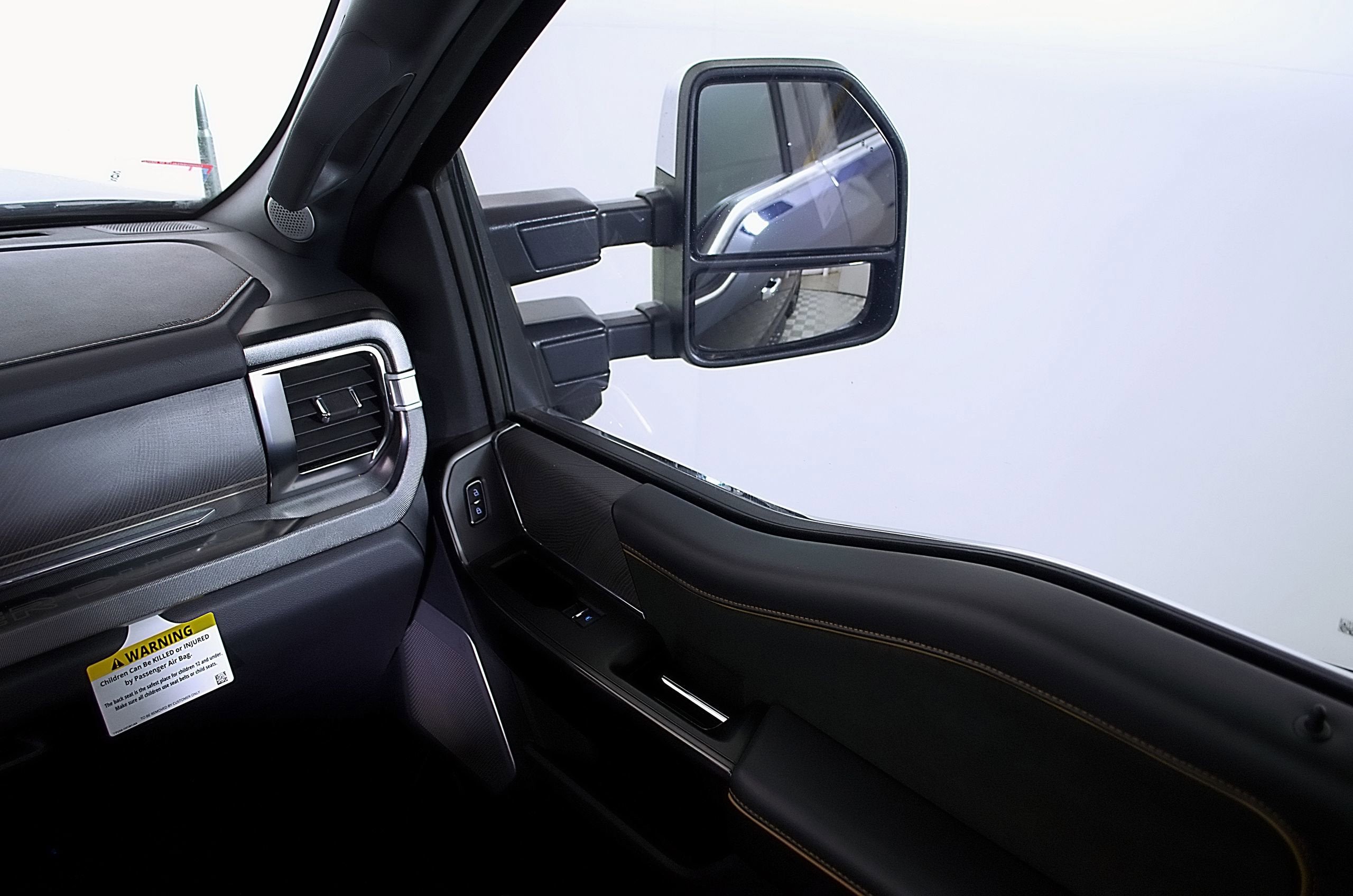 2023 Ford Super Duty F-350 SRW Platinum