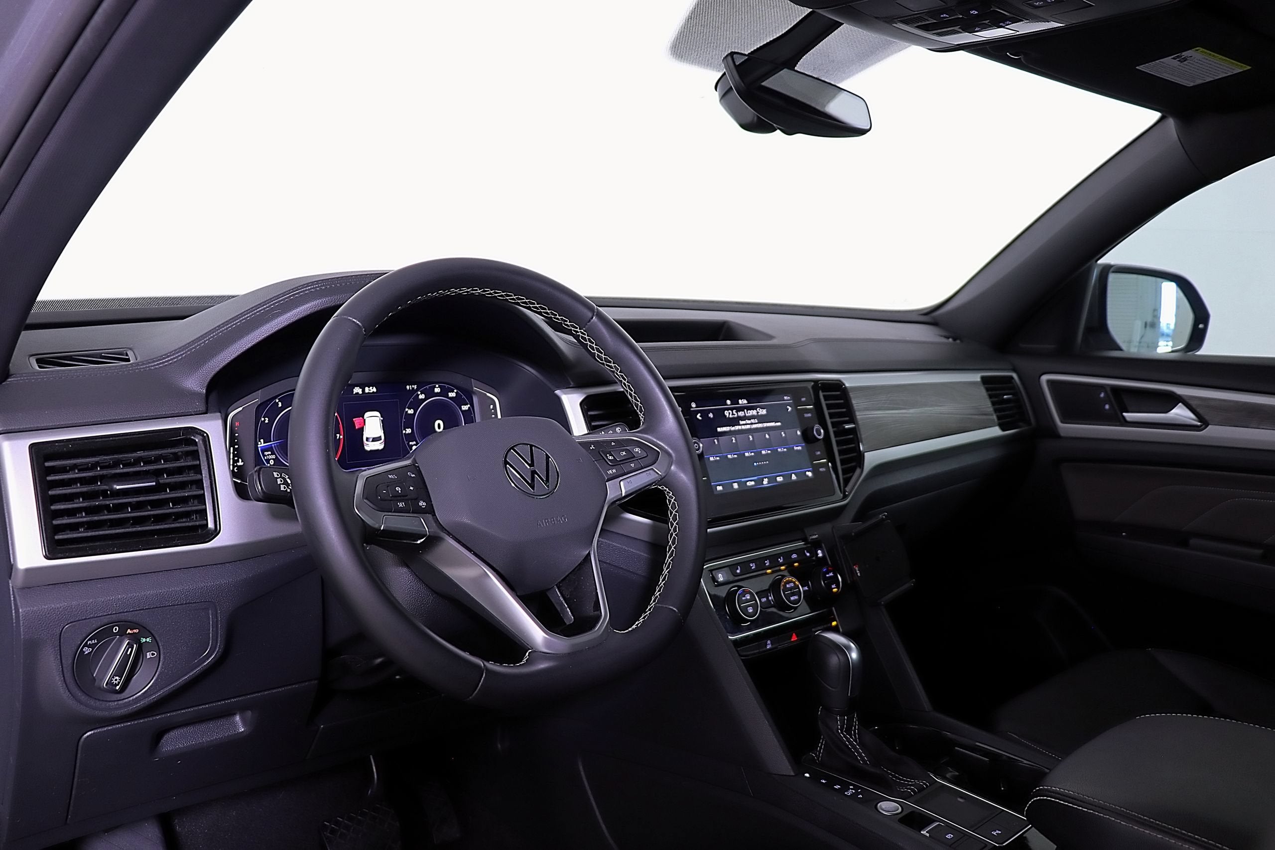 2023 Volkswagen Atlas Cross Sport 3.6L V6 SE with Technology