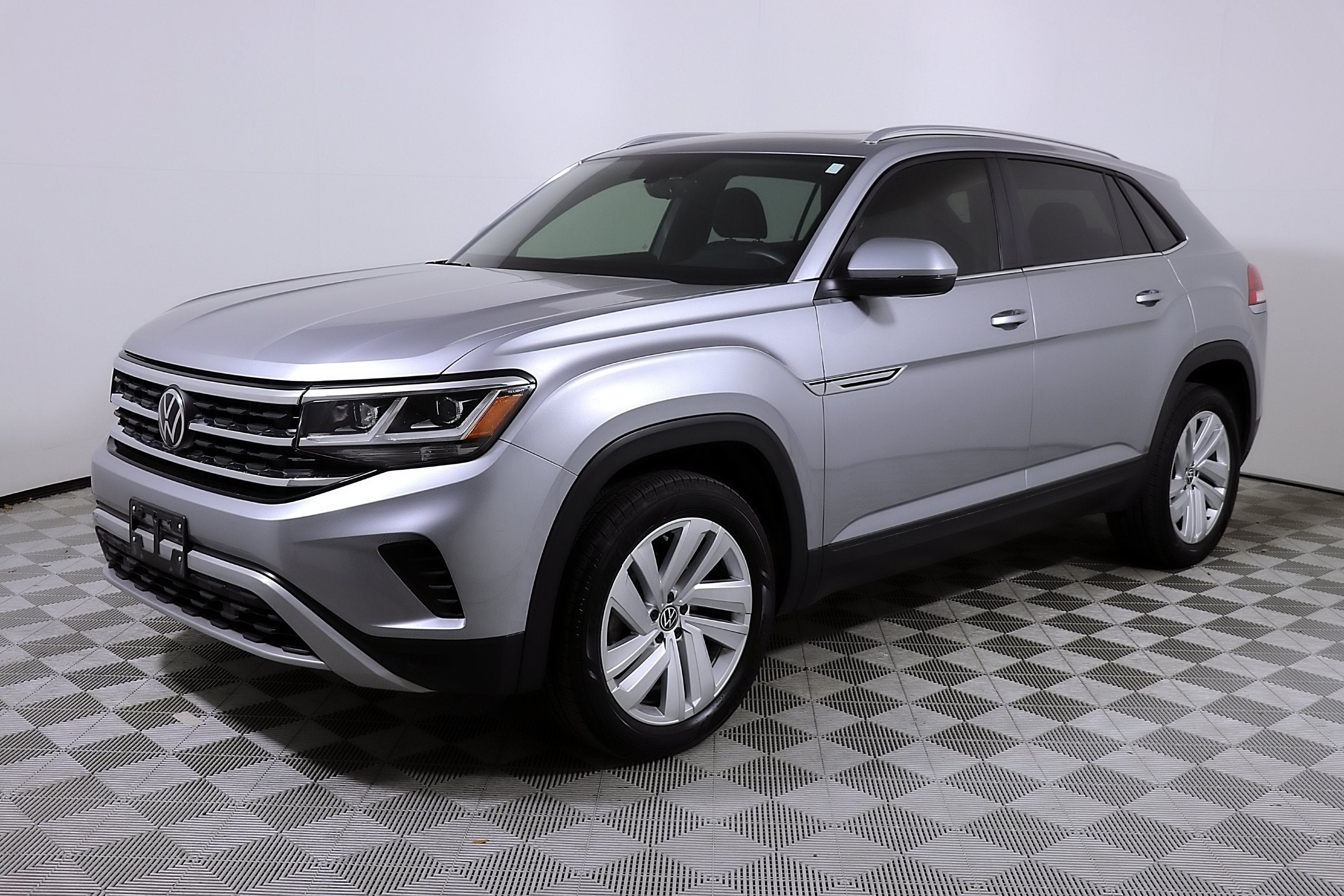 2023 Volkswagen Atlas Cross Sport 3.6L V6 SE with Technology