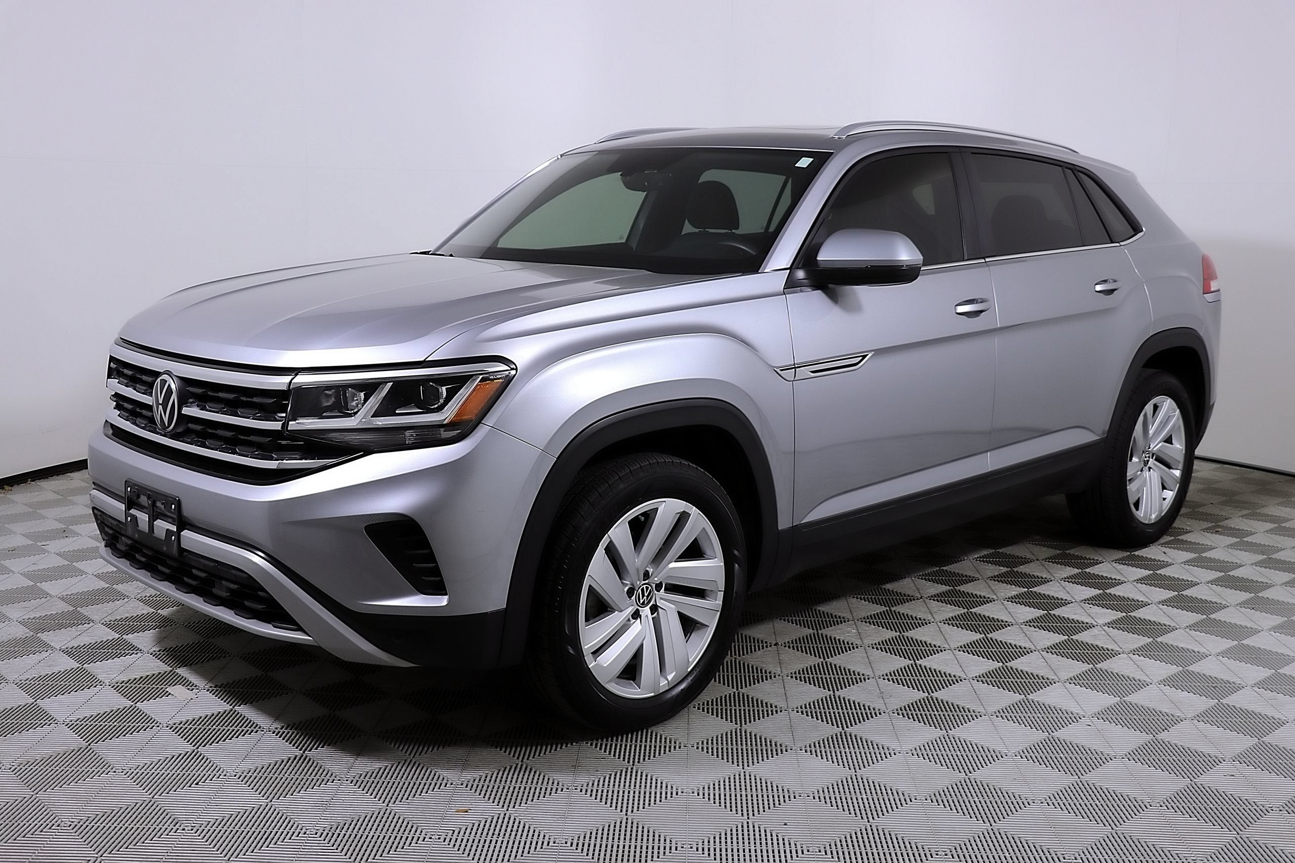 2023 Volkswagen Atlas Cross Sport 3.6L V6 SE with Technology