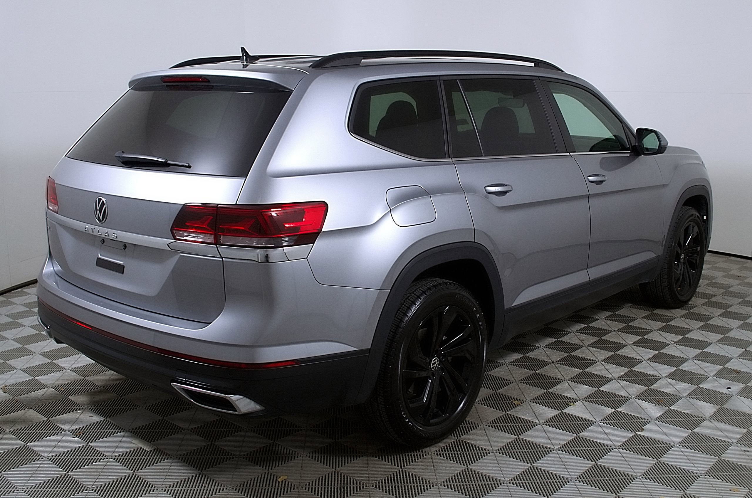 2022 Volkswagen Atlas 2.0T SE with Technology