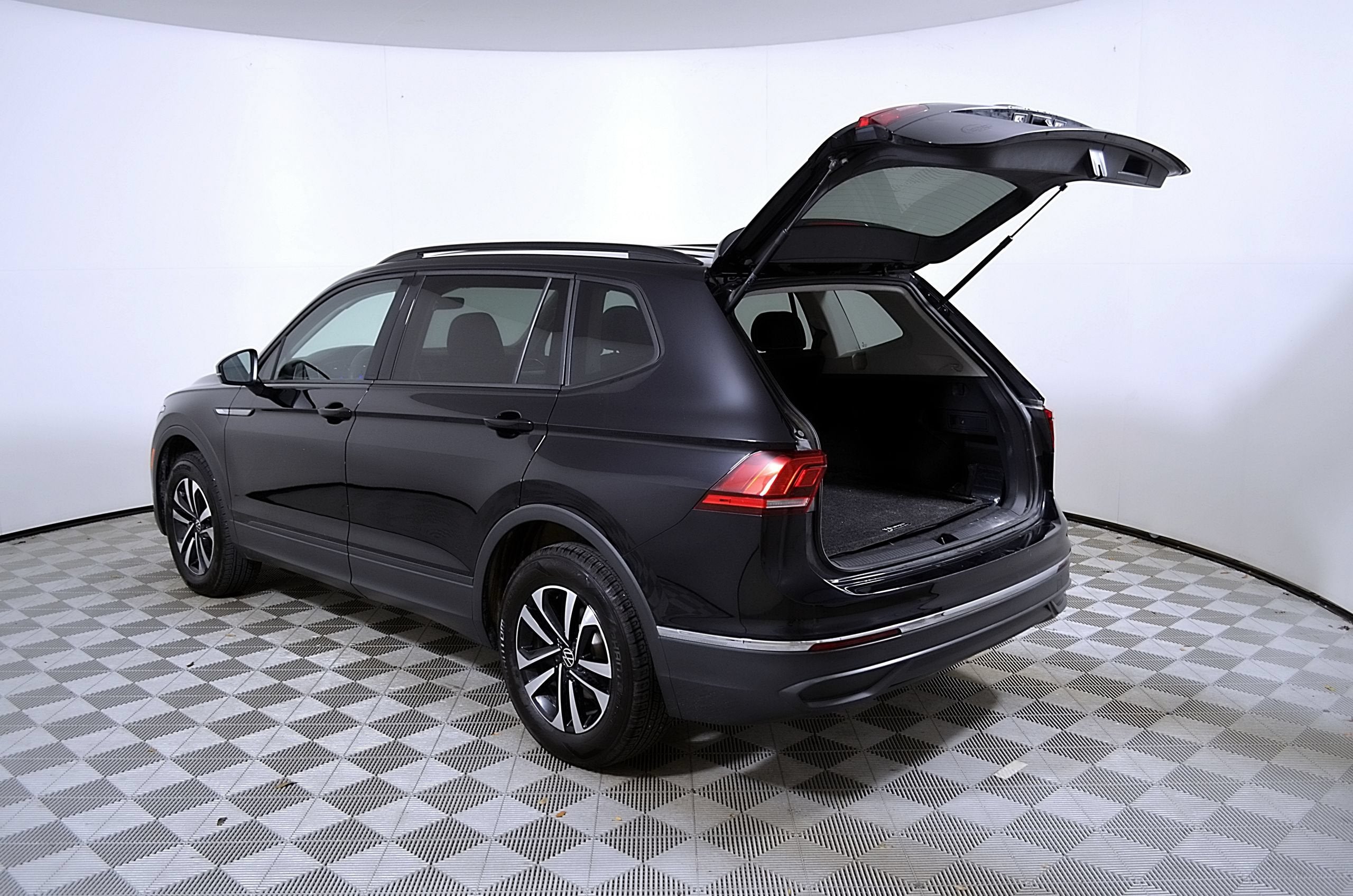 2024 Volkswagen Tiguan S