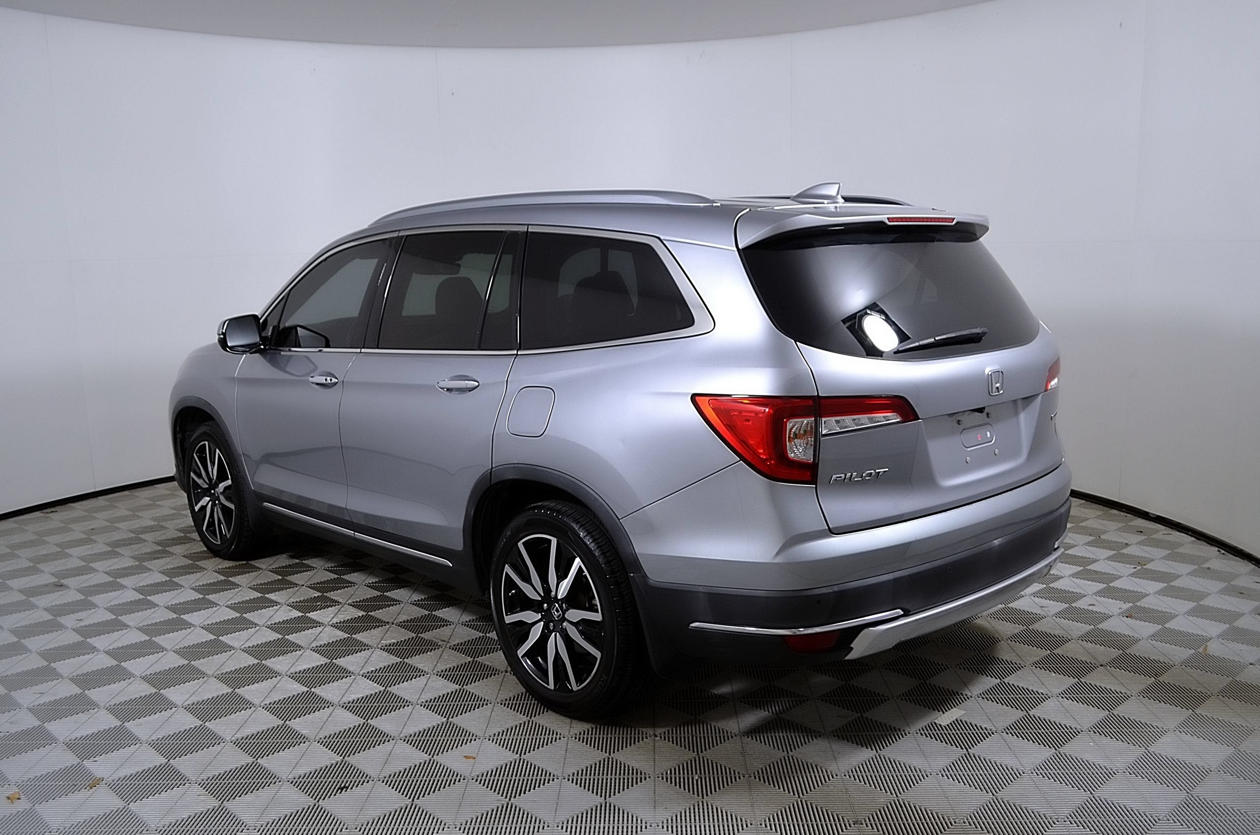 2022 Honda Pilot Touring 8-Passenger