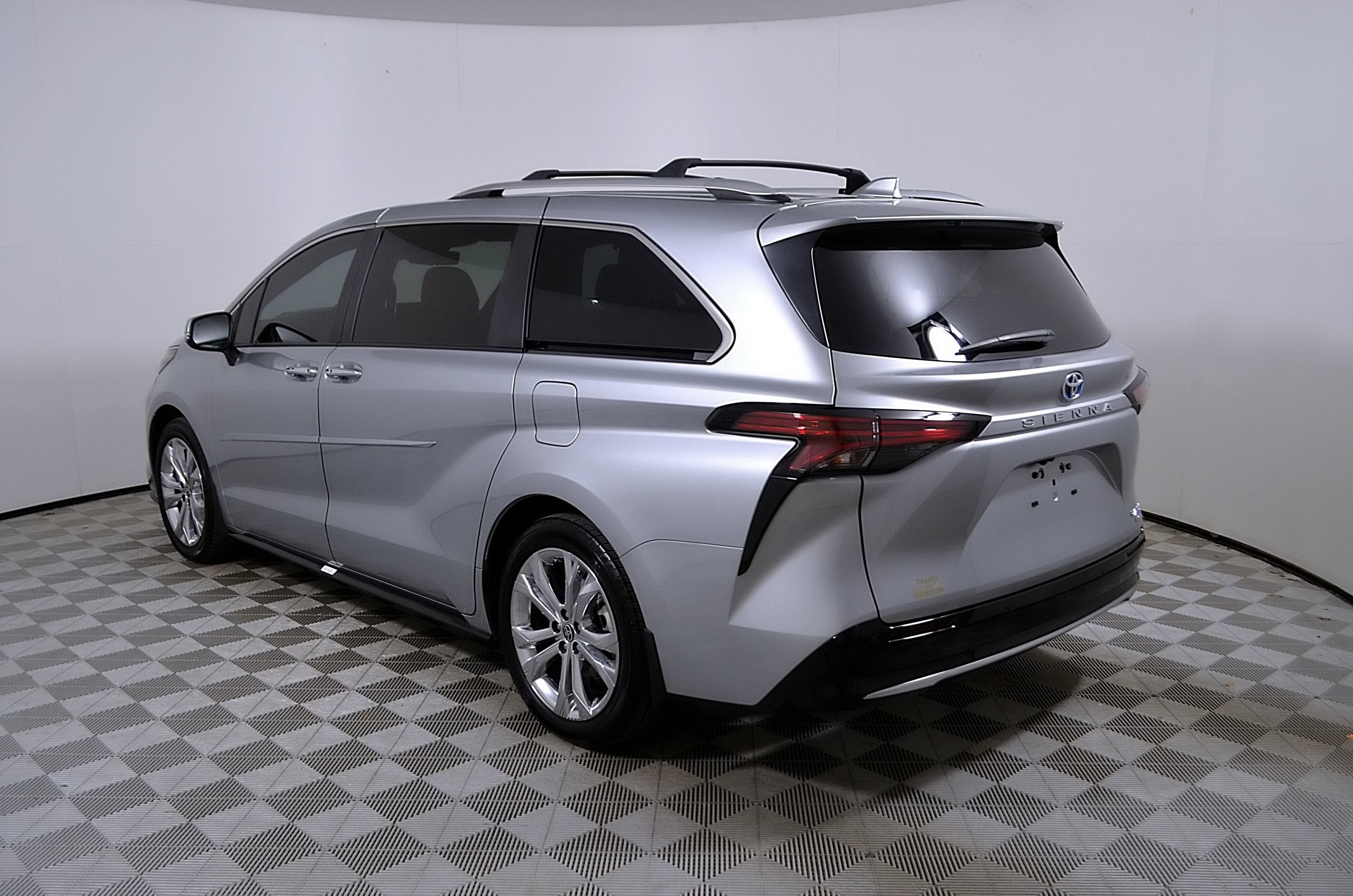 2024 Toyota Sienna Platinum