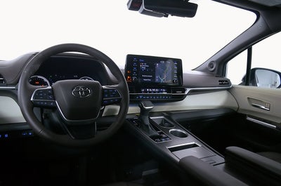2024 Toyota Sienna Platinum