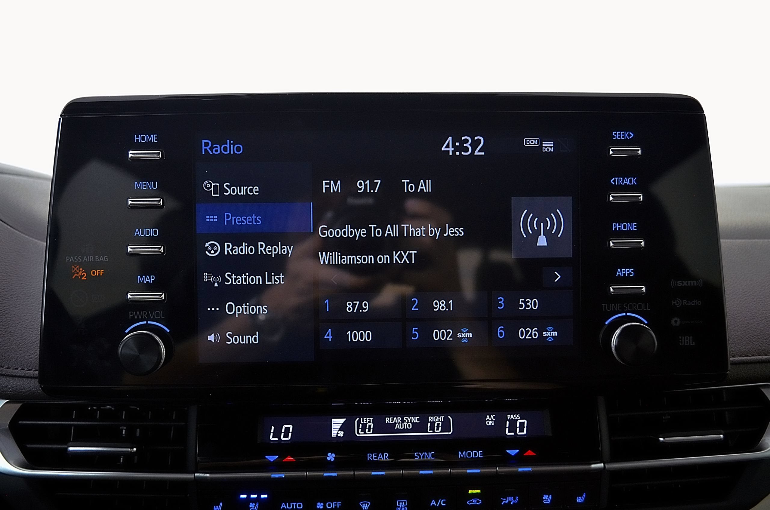 2024 Toyota Sienna Platinum