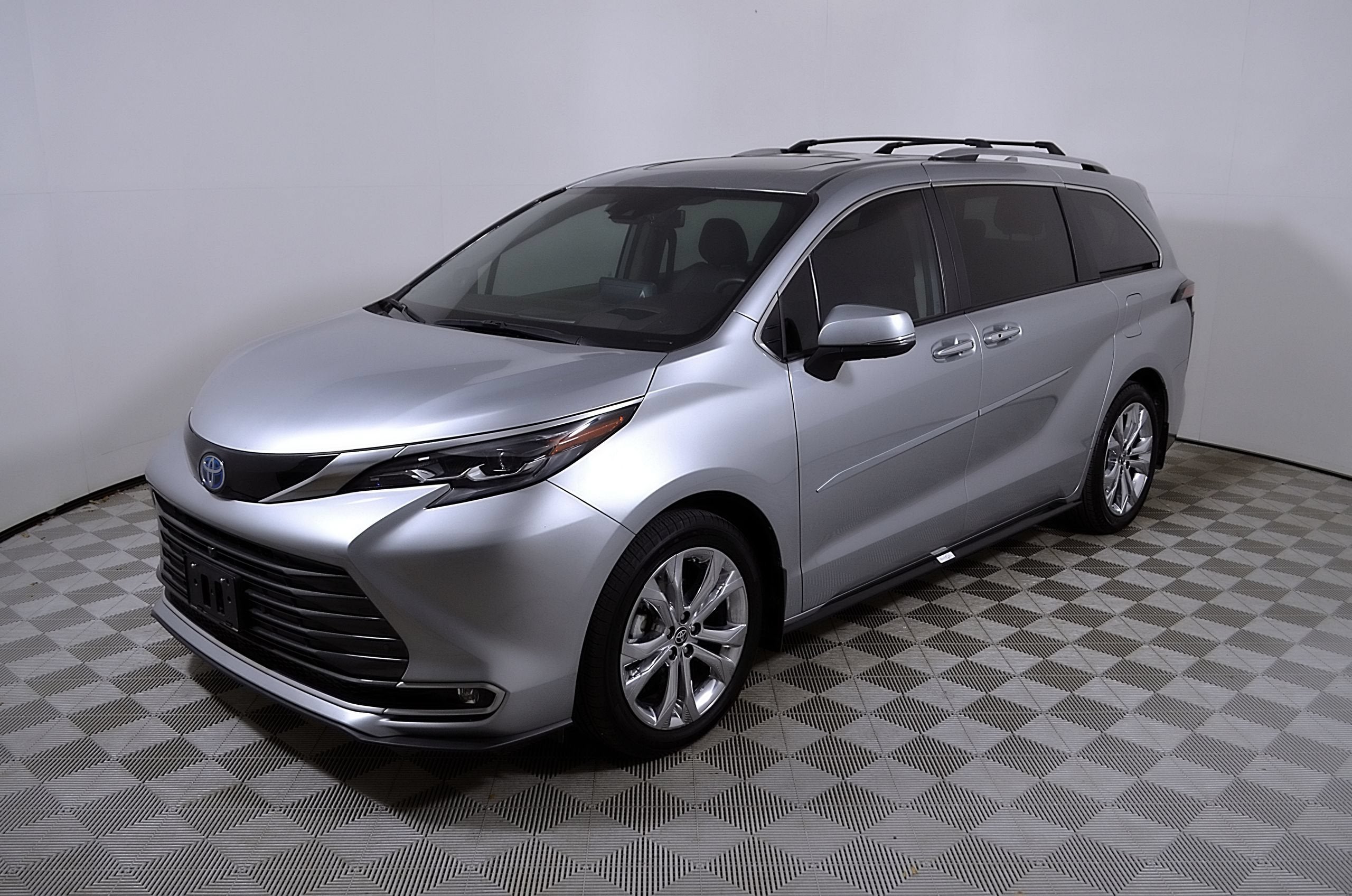 2024 Toyota Sienna Platinum