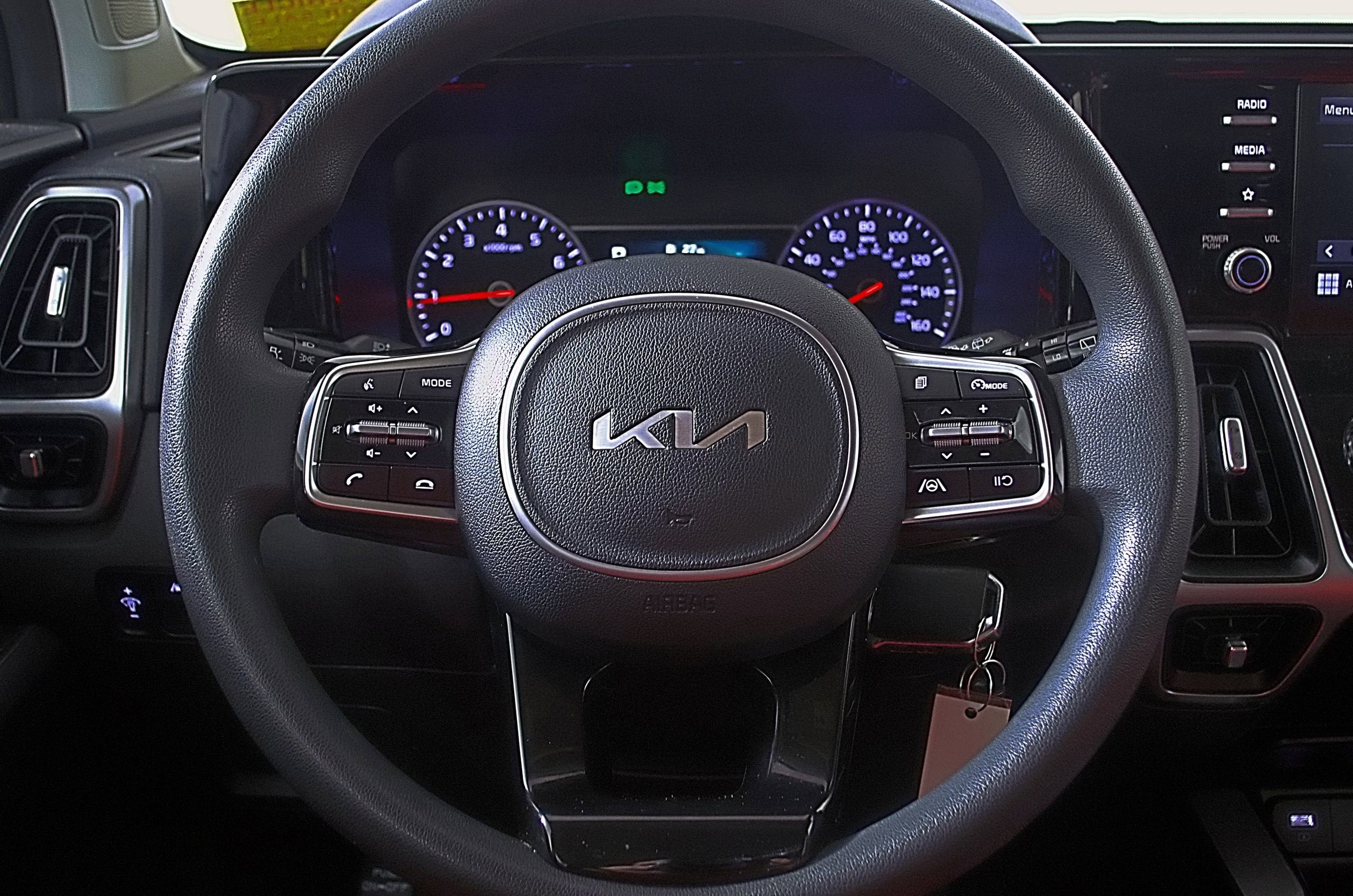 2022 Kia Sorento LX