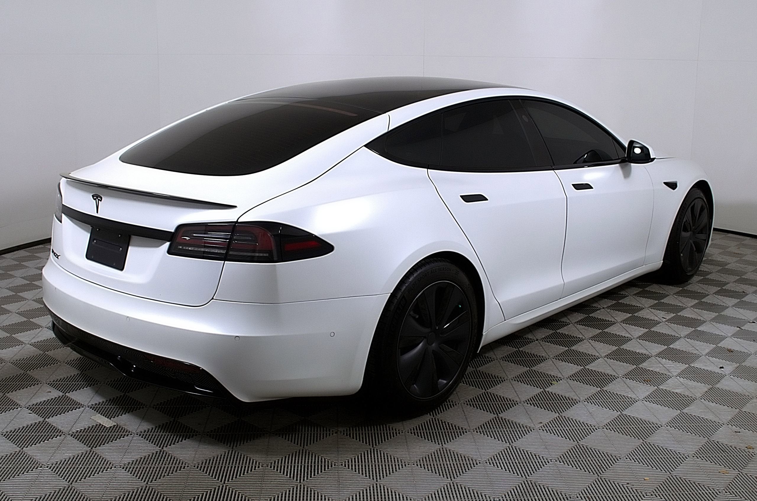 2023 Tesla Model S Base