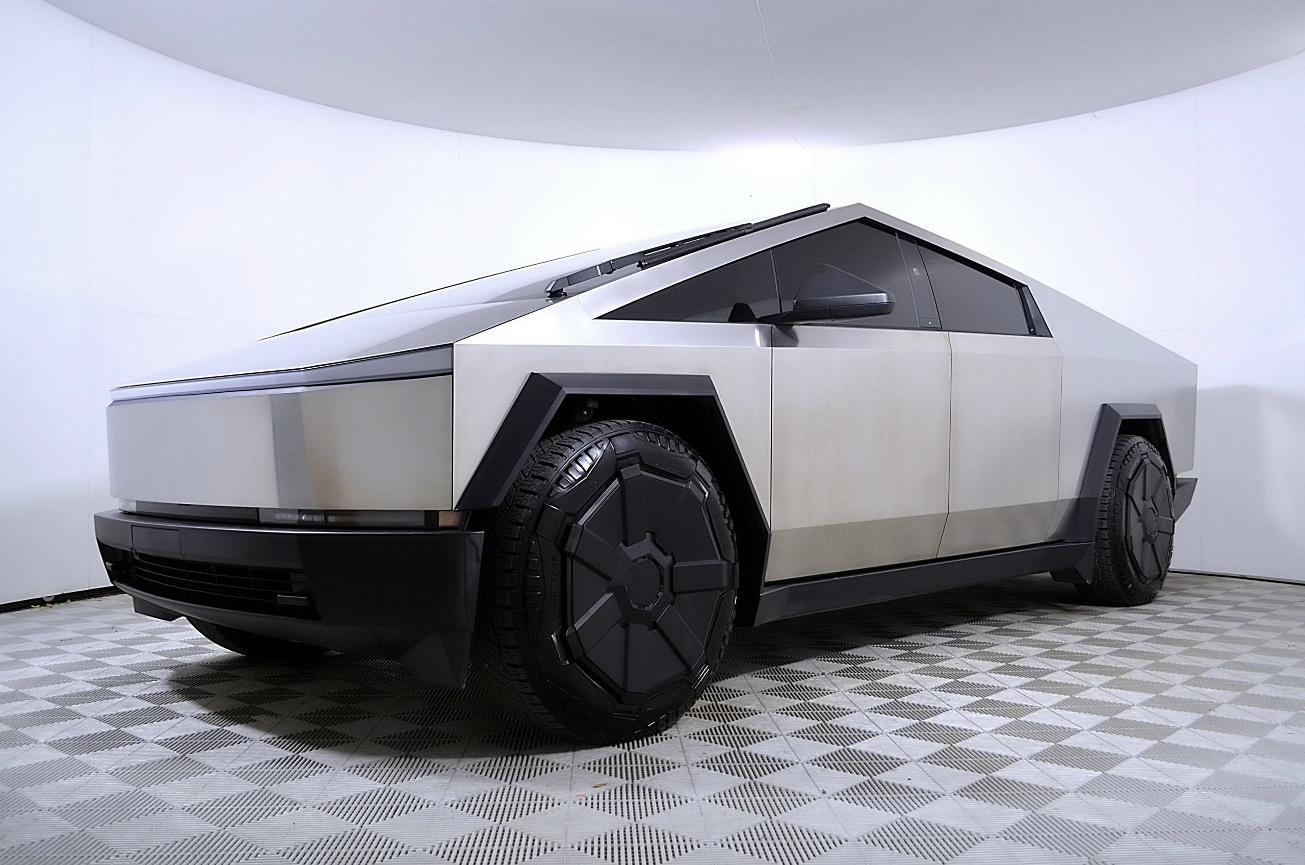 2024 Tesla Cybertruck Cyberbeast