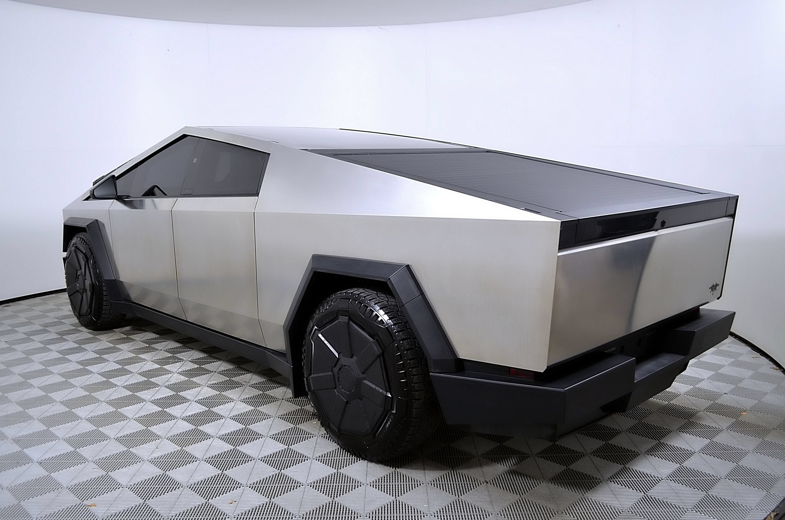 2024 Tesla Cybertruck Cyberbeast