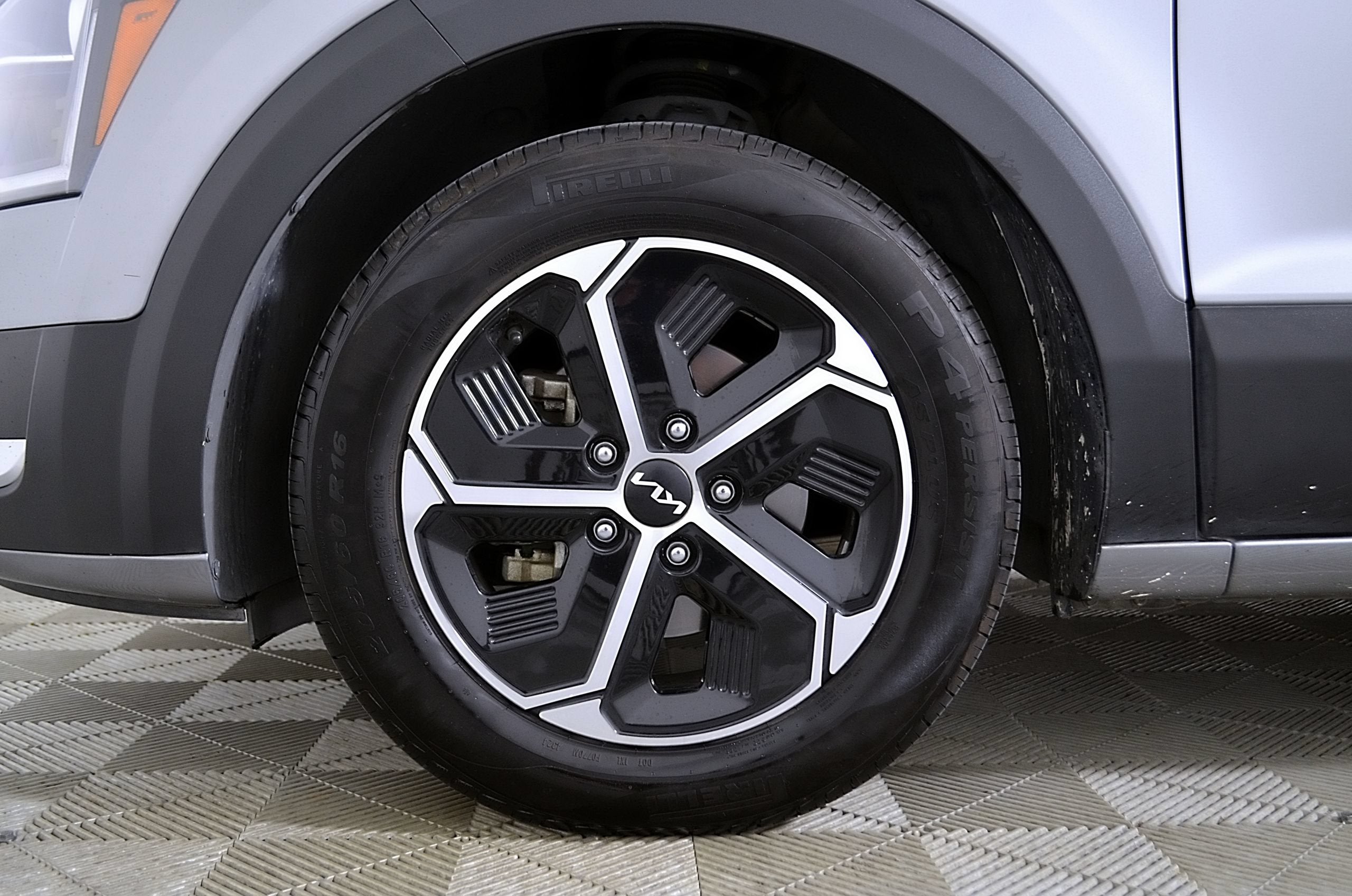 2023 Kia Niro LX