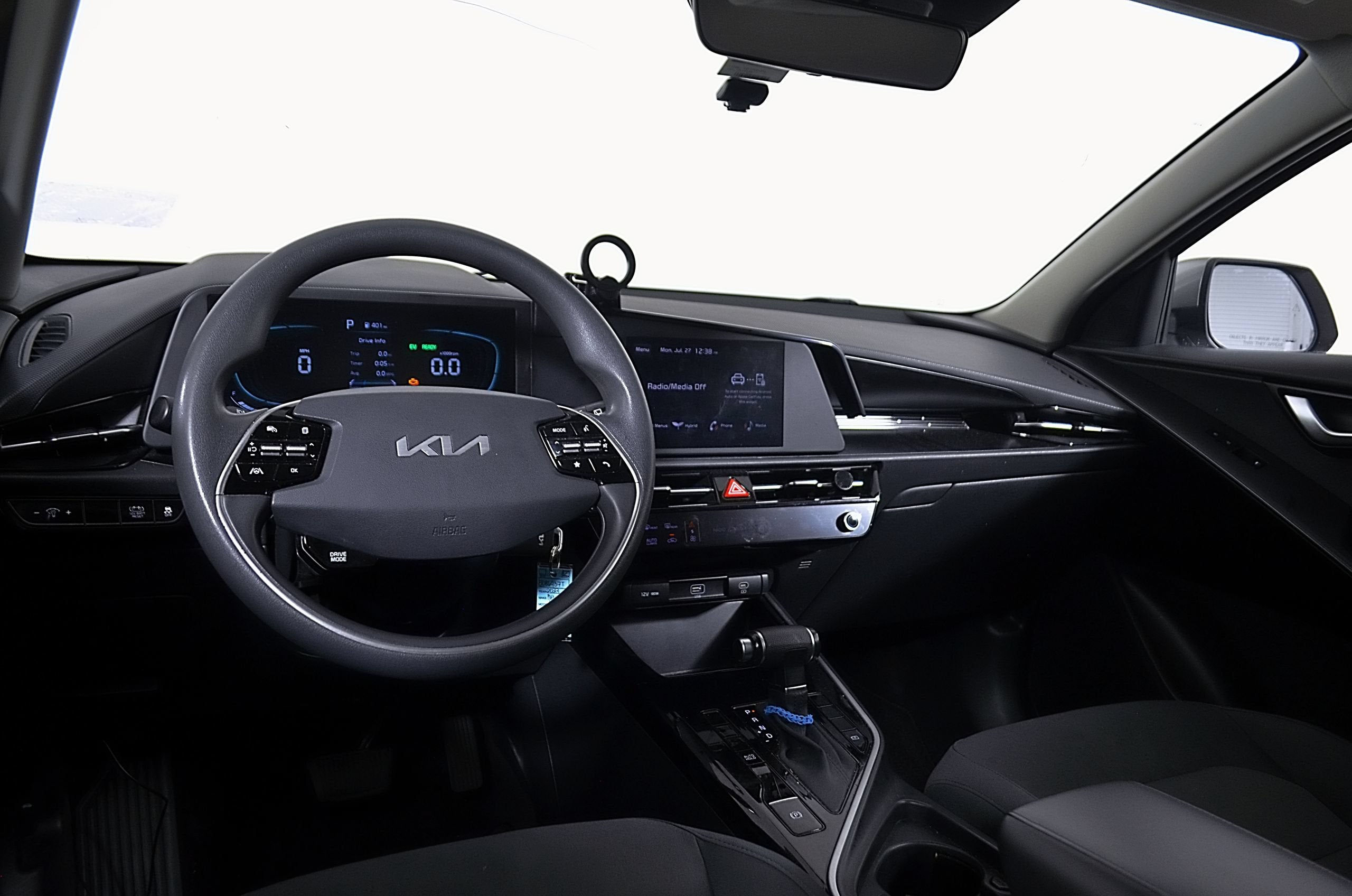 2023 Kia Niro LX
