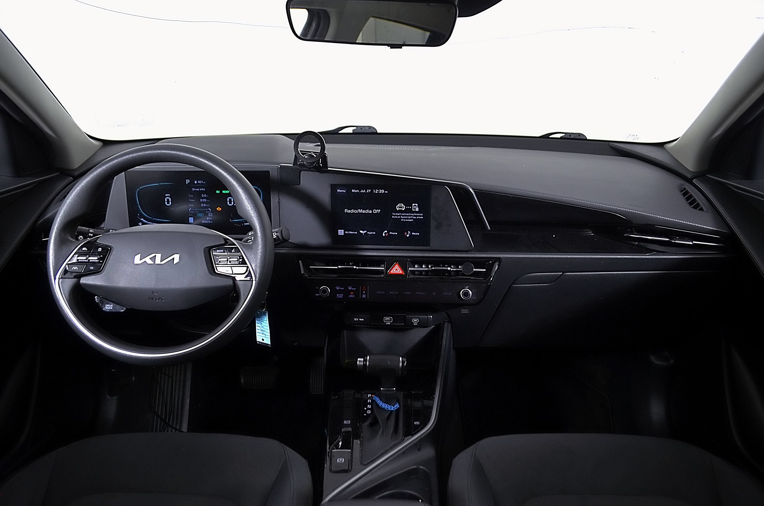 2023 Kia Niro LX