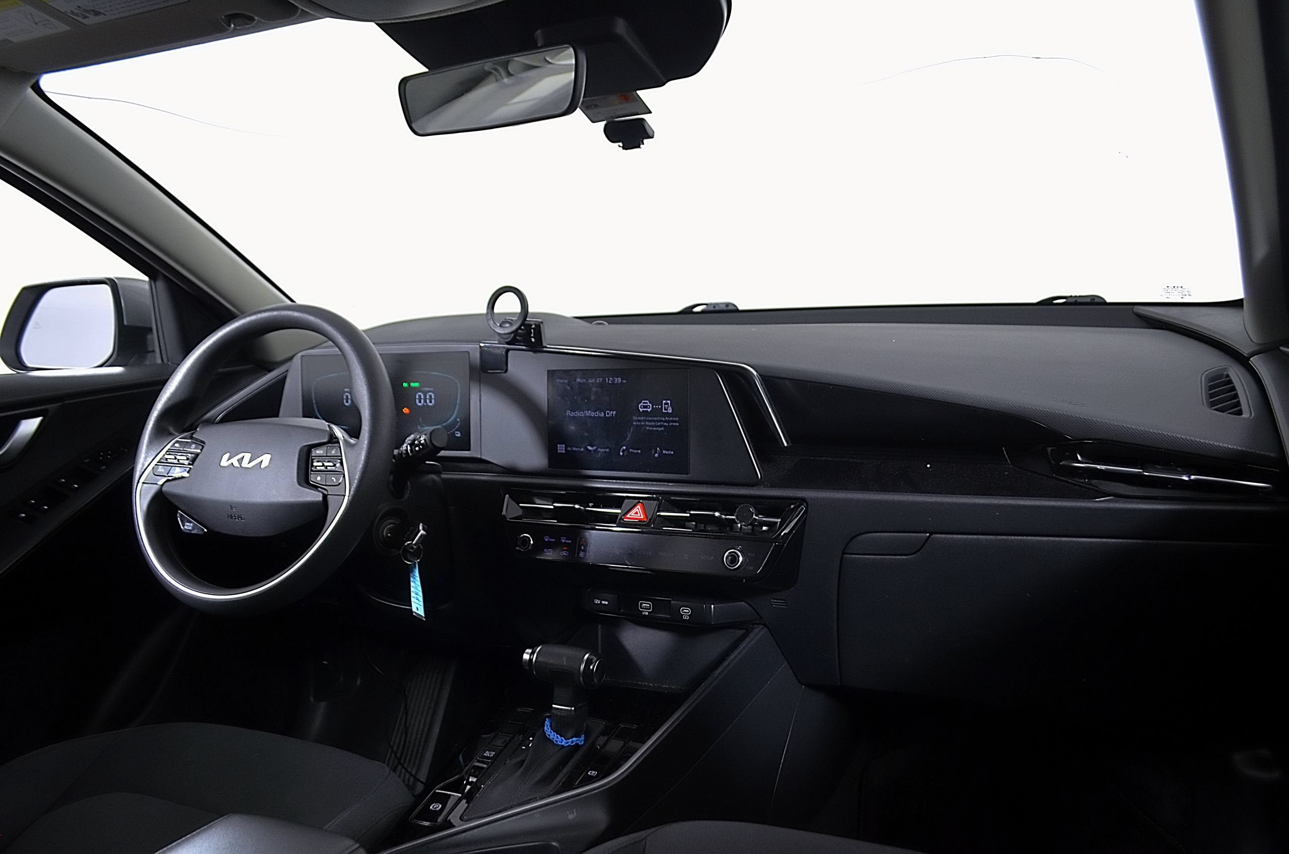 2023 Kia Niro LX