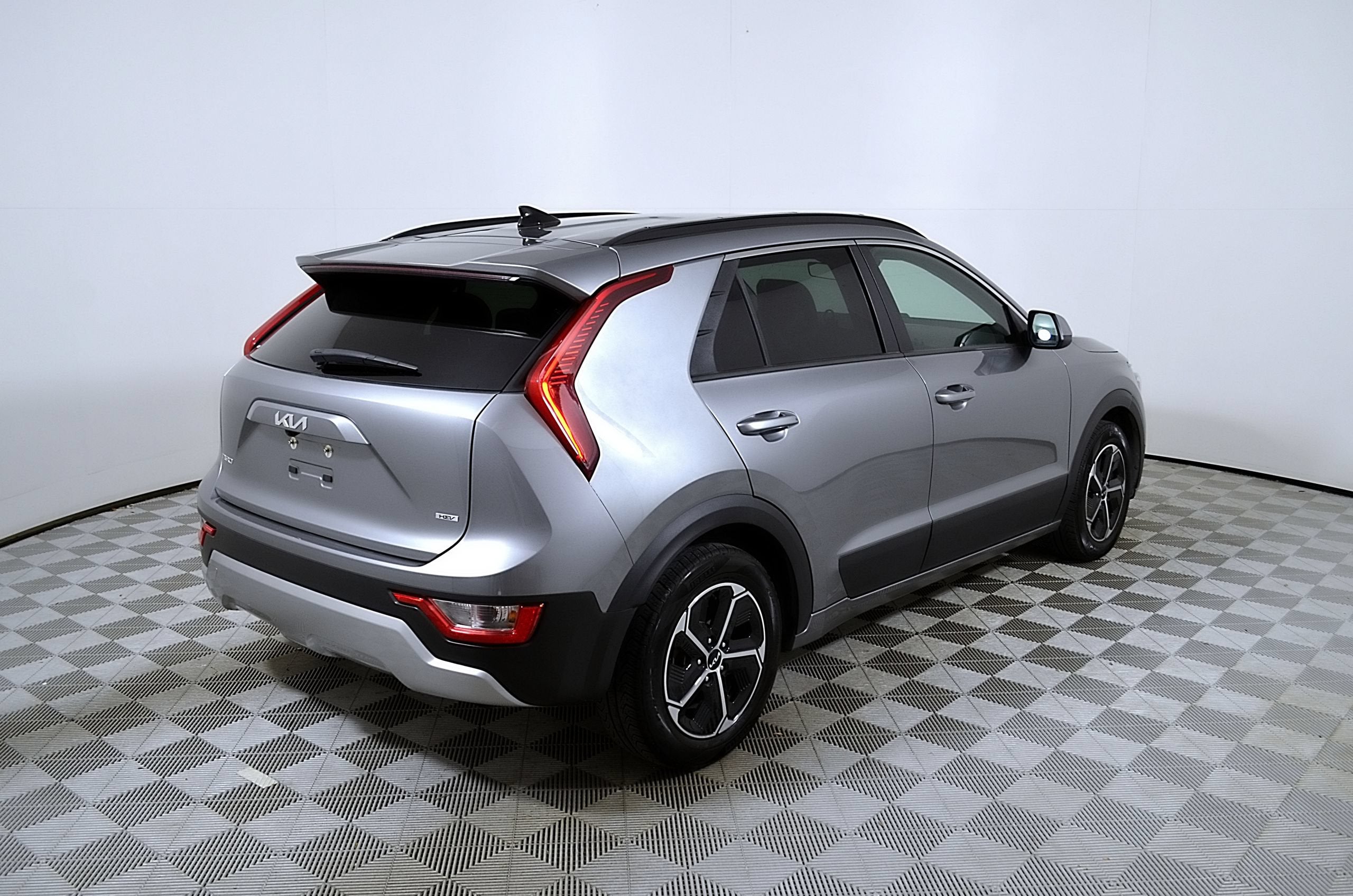 2023 Kia Niro LX