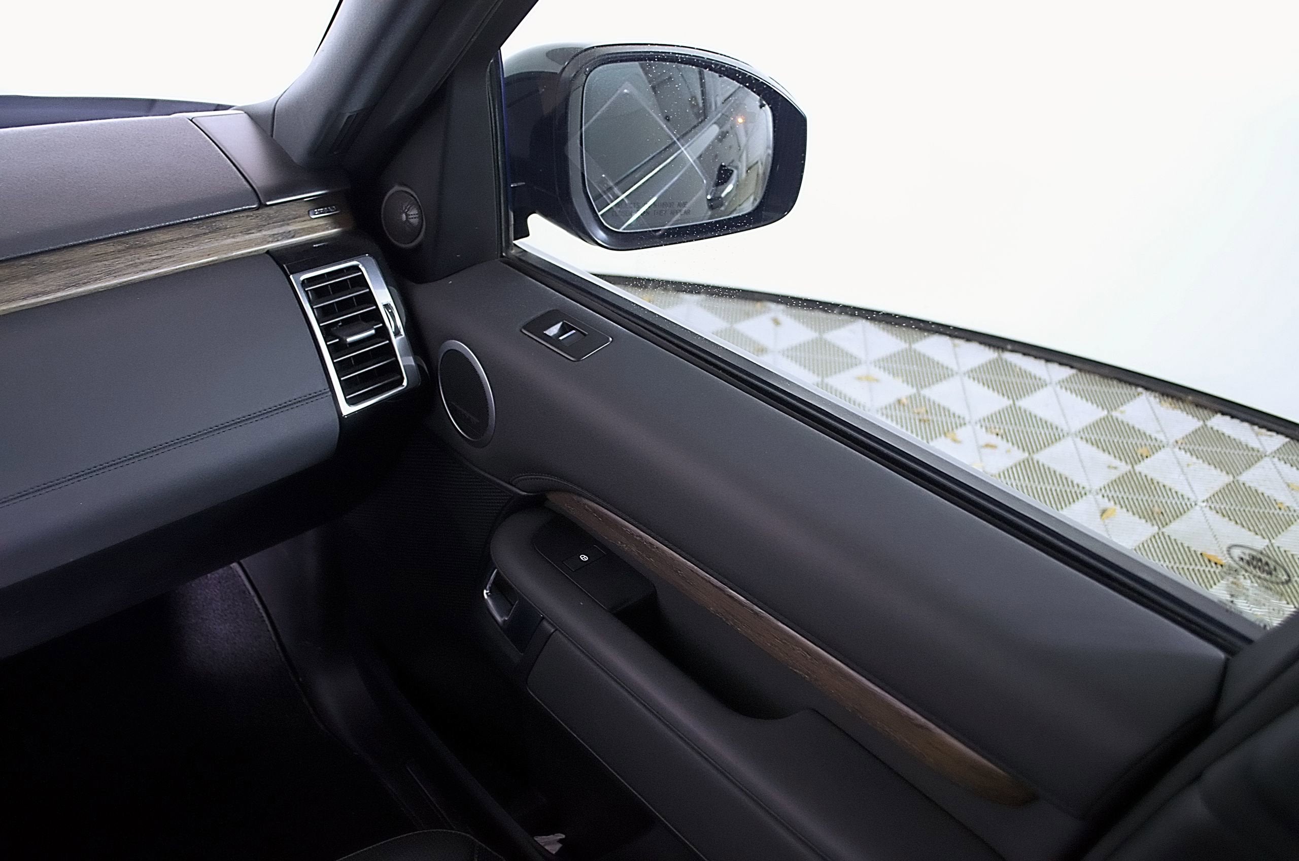 2020 Land Rover Discovery HSE