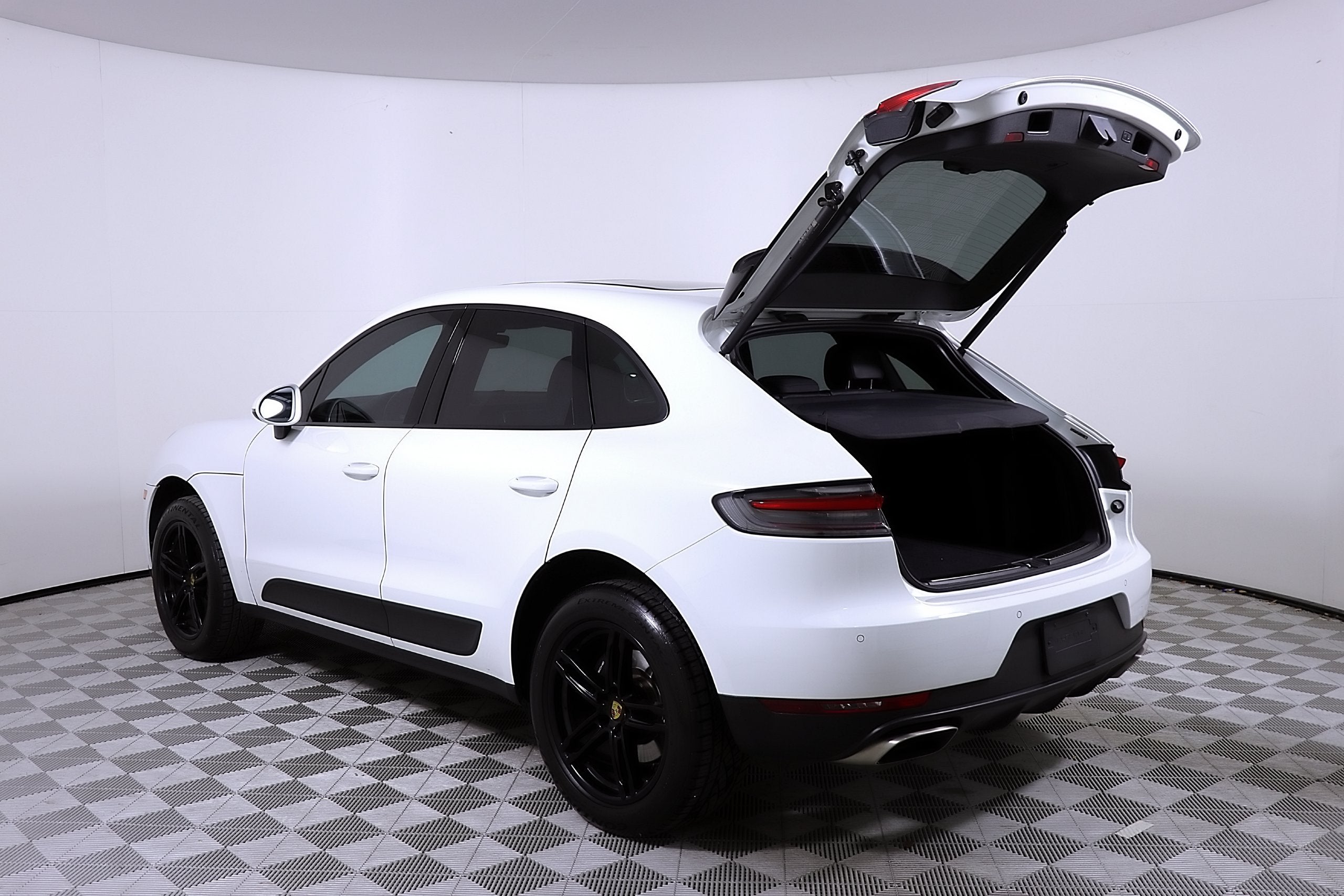 2021 Porsche Macan Base