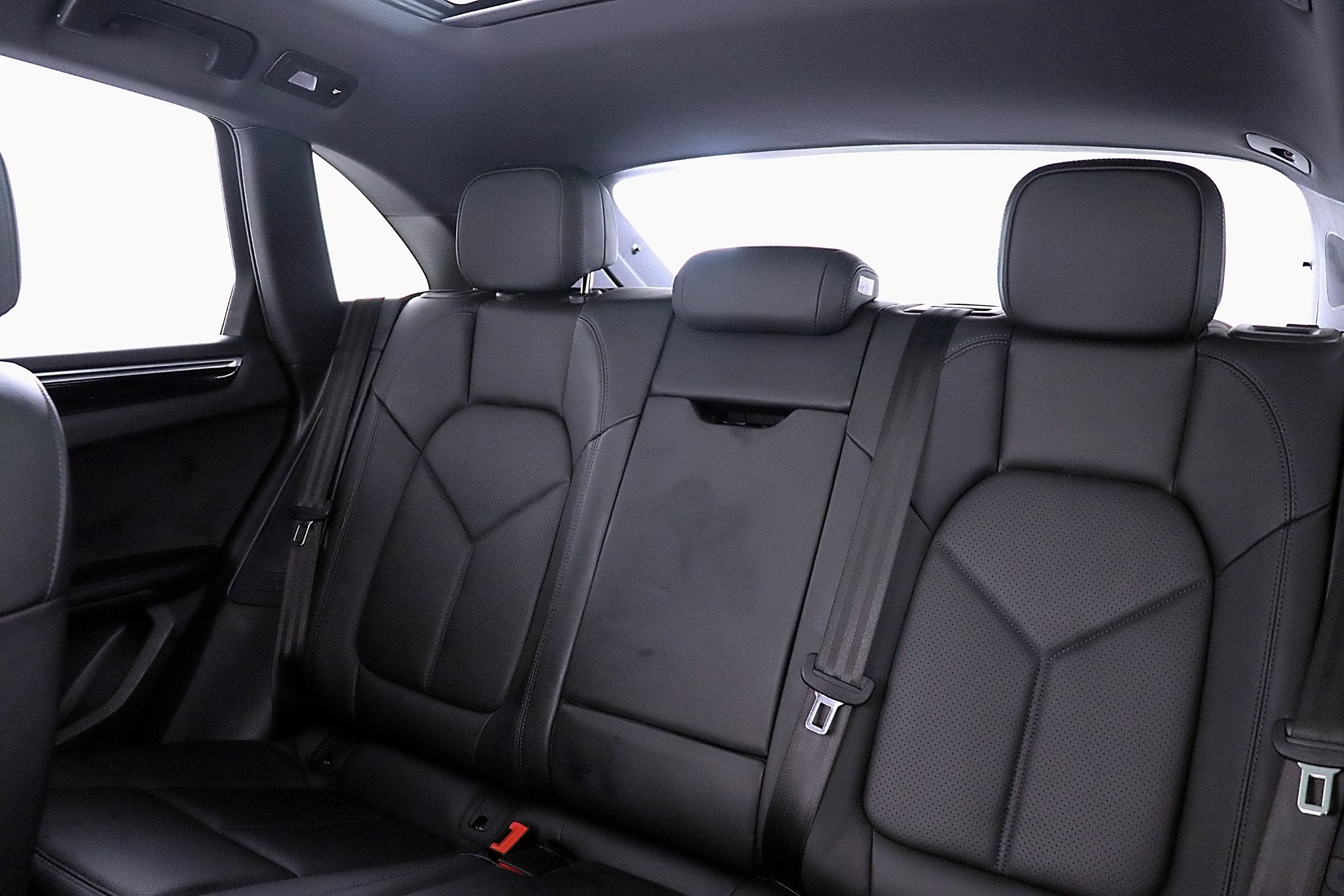 2021 Porsche Macan Base